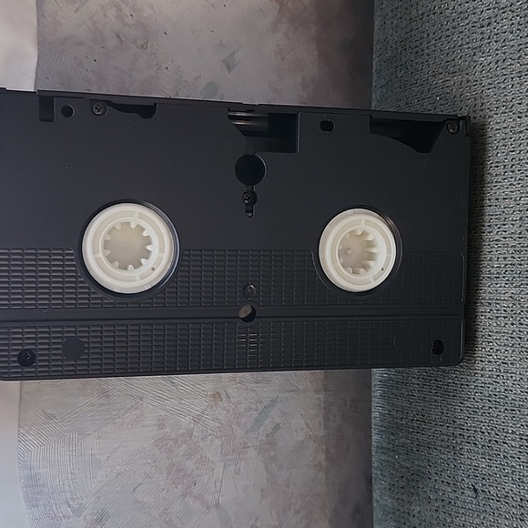 VHS TAPE "BEHIND THE WATERFALL" Movie - Picture 4 of 4